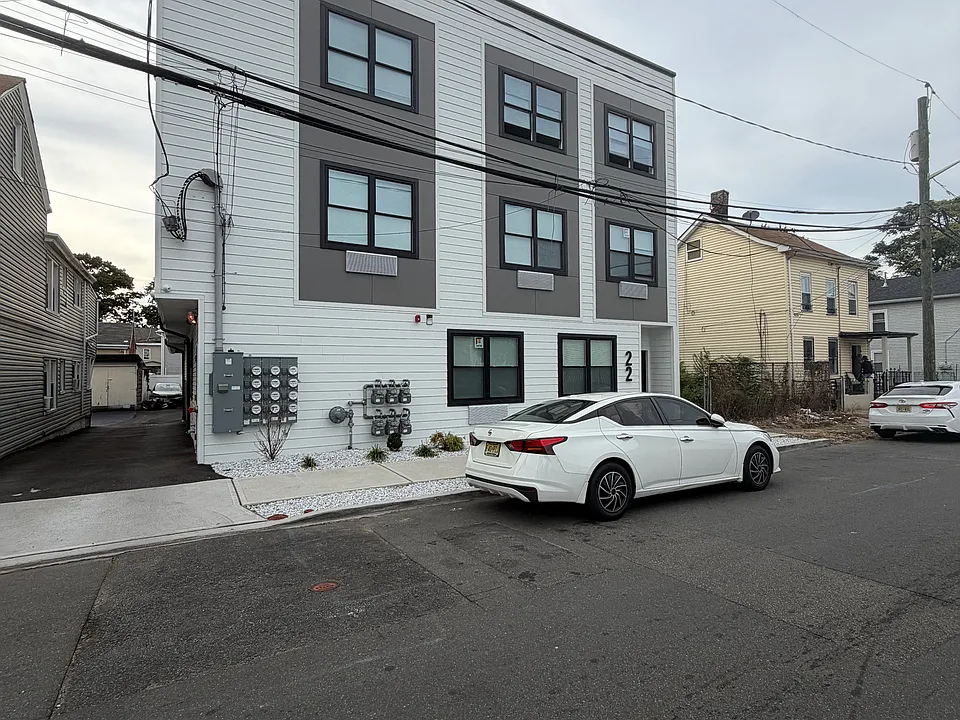 22 Seeley St #1