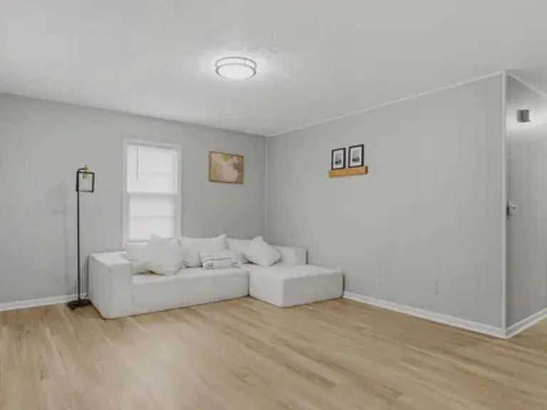 1233 Money St — Photo 13