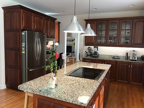 5th image of 138 Ravenwood Dr