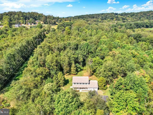 1735 Temple School Rd, Dover, PA 17315