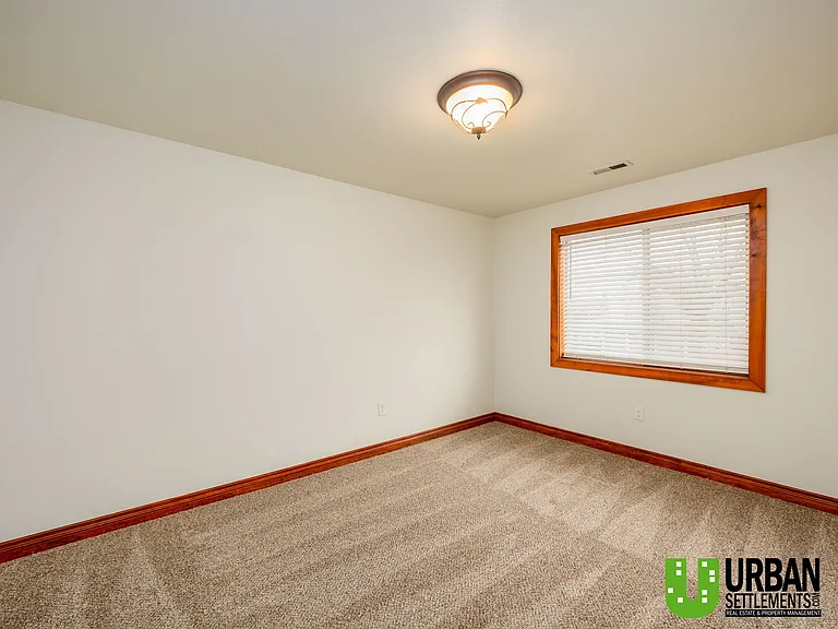 1511 W Gardner Ave — Photo 18