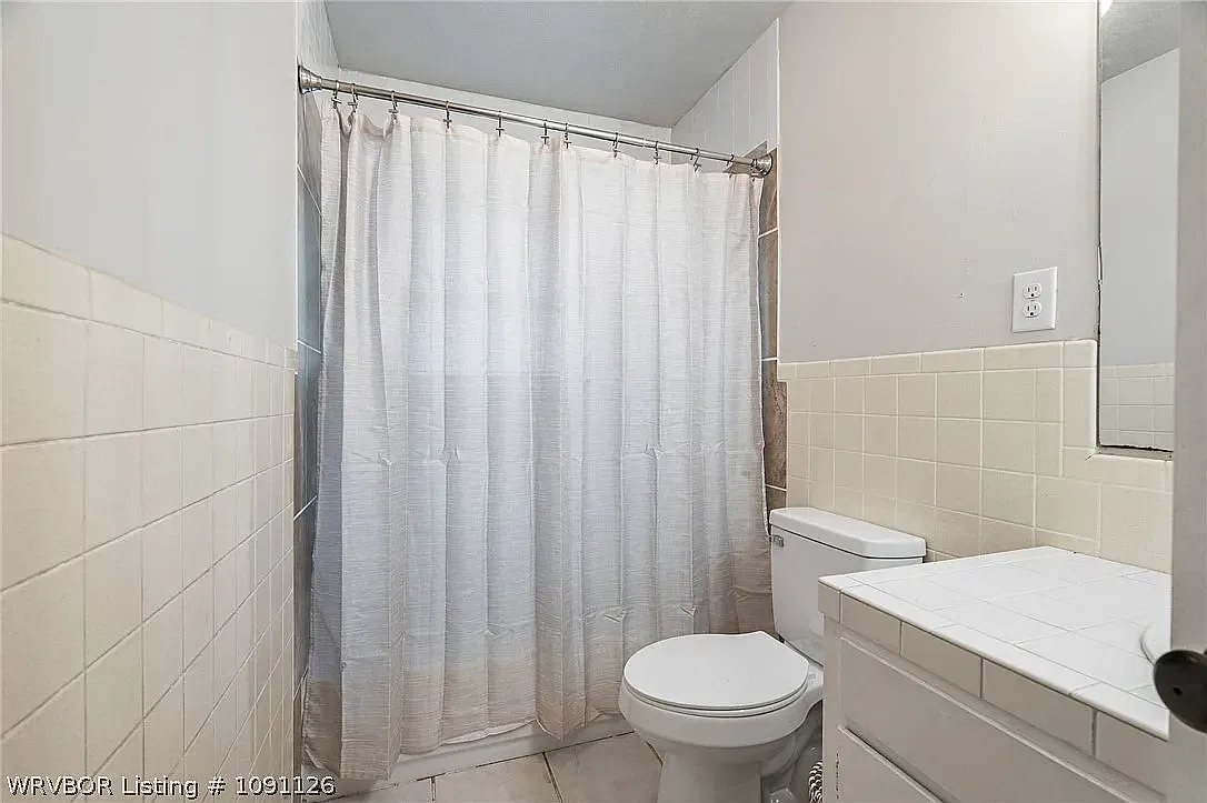 3 bed, 1.5 bath, 1066 sqft, $1,200 — Photo 4