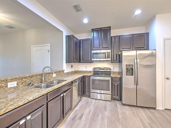 5th image of 5116 Bay Isle Cir