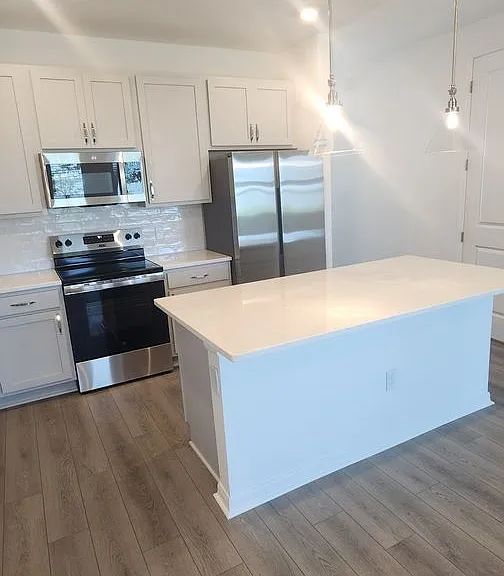 1379 Bluewater Ln — Photo 14