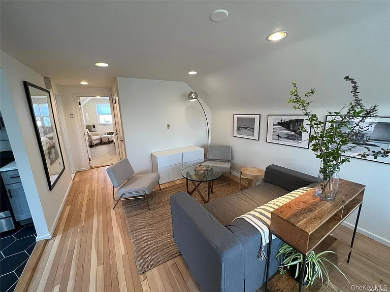 545 E Park Ave — Photo 5