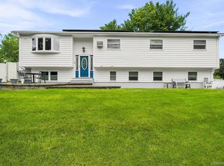 2 Harvest Hill Lane, Middletown, NY 10940