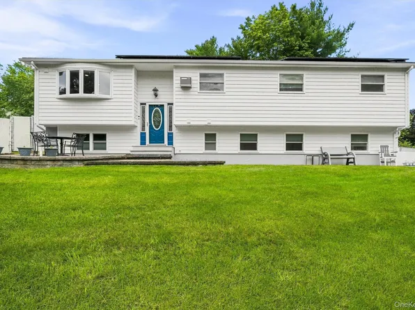 2 Harvest Hill Lane, Middletown, NY 10940