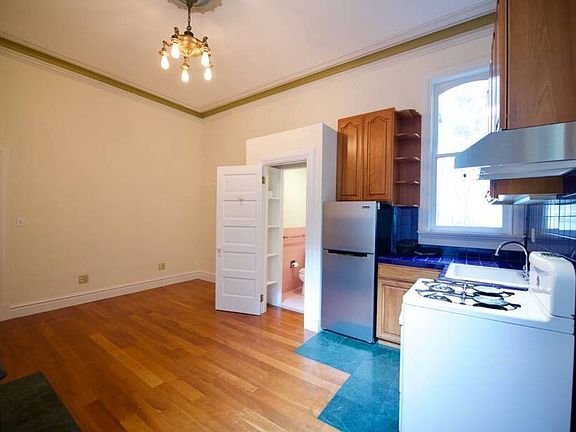 3rd image of 122 Guerrero St