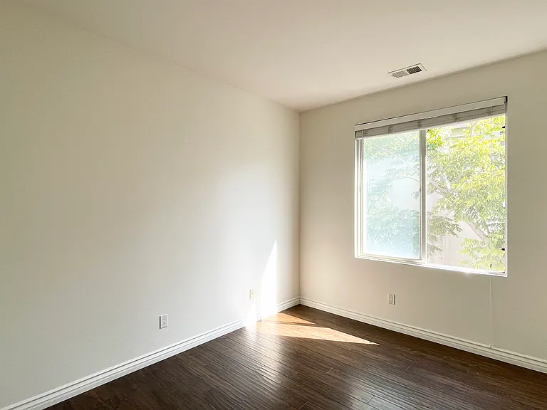 5218 Mariner Dr — Photo 40