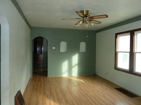 3rd image of 69 S 18th St