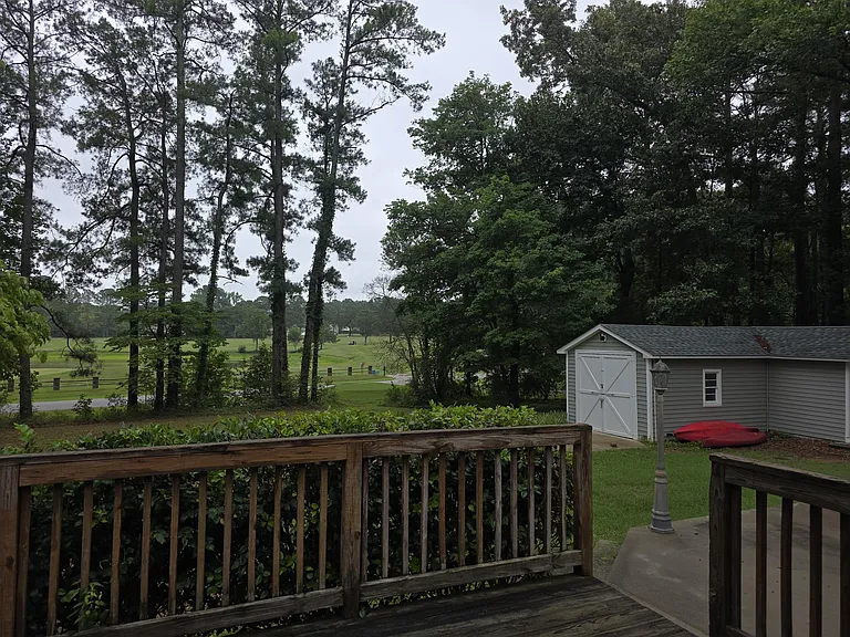 201 Thomas Dr — Photo 14