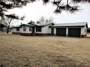 24296 E 1036th Rd, Weatherford, OK 73096