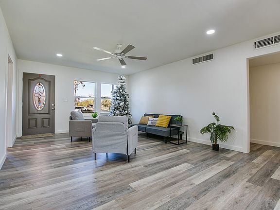 5th image of 2701 San Antonio St