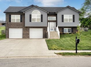 240 Oak Leaf Ct, Taylorsville, KY 40071