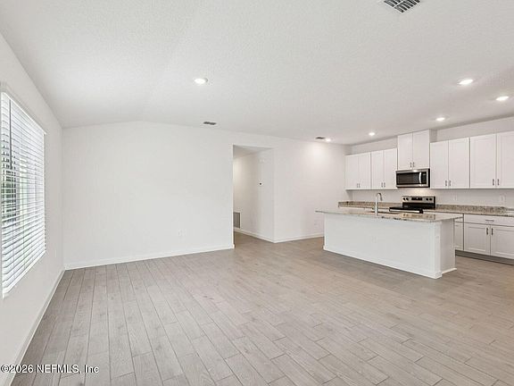 3rd image of 7357 EVERETT FOREST Drive
