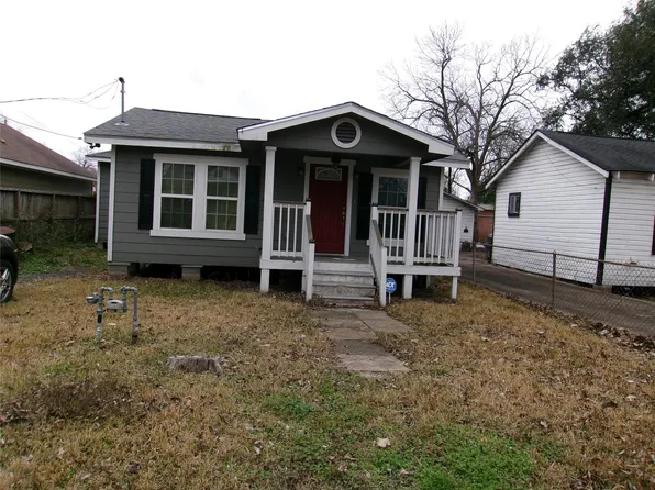 8018 Chateau St, Houston, TX 77028