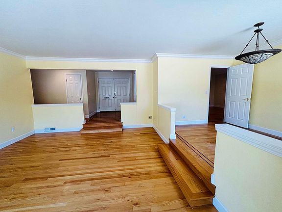 5th image of 539 Rockport Dr