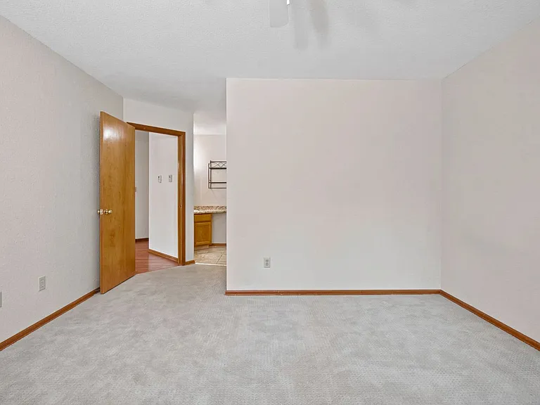 518 1/2 Eastgate Ct #1 — Photo 15