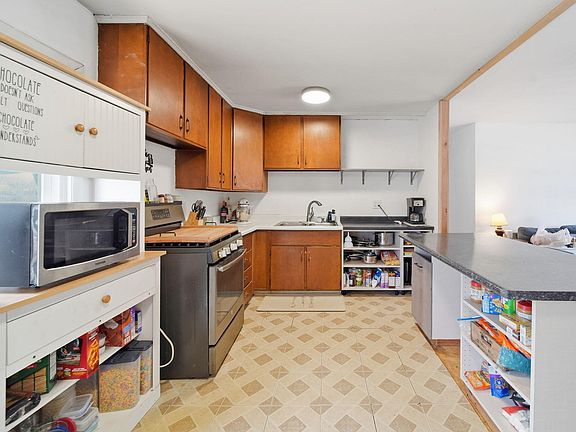 2nd image of 5566 Dogwood Dr