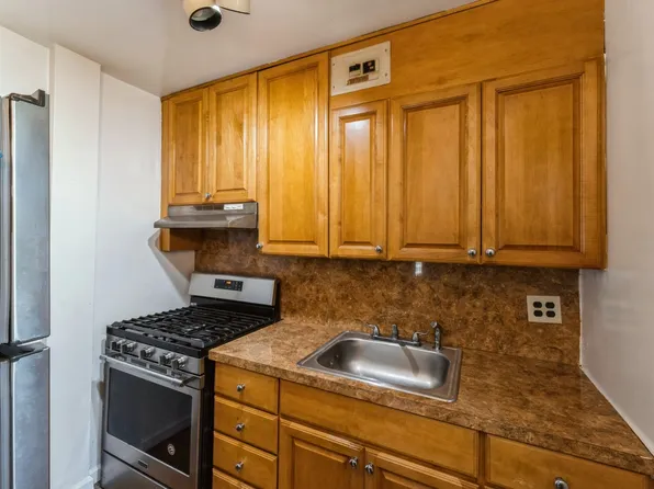 149-32 Union Turnpike image 10 of 17