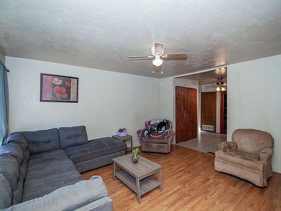3rd image of 1144 E La Casita Dr