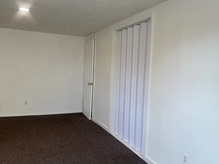 15 Essen Dr — Photo 9