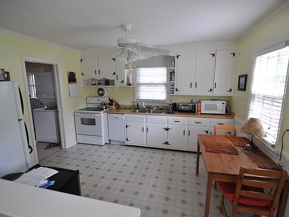 5th image of 1008 W 47th St