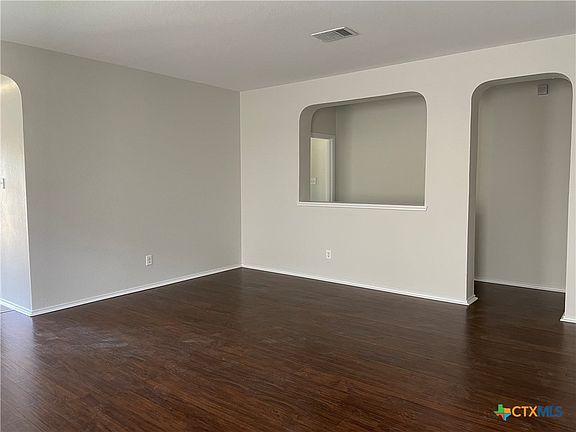 3rd image of 1104 Lonesome Oak Dr