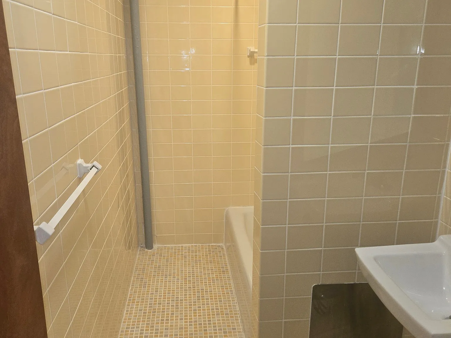 1 bed, 1.0 bath, 525 sqft, $2,500 — Photo 2
