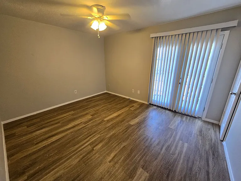 1309 Airline Dr — Photo 13
