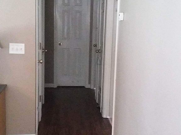 3rd image of Evelyn Dr
