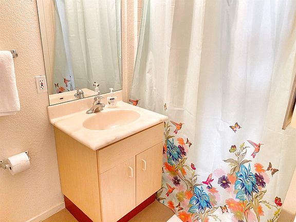 4th image of 1525 2nd Ave APT 102