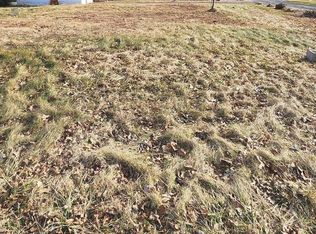 1135 W Maple St, Valley View, PA 17983