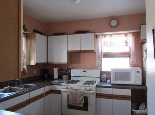 410 S Clinton St, Albia, IA 52531