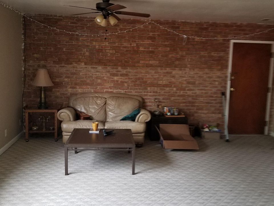 2nd image of 230 W Chestnut St APT 4