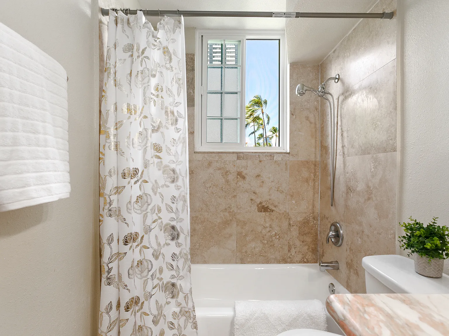 1 bed, 380 sqft, $2,100 — Photo 4