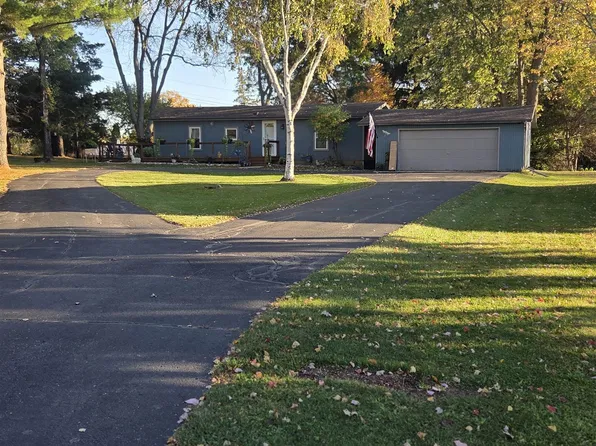 W861 Summit Ct, Green Lake, WI 54941