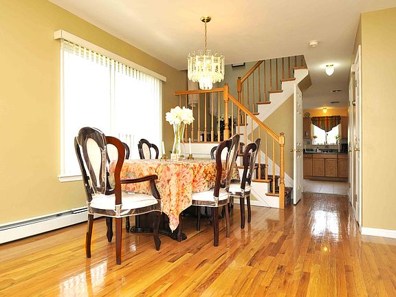 3rd image of 22 Bellavista Ct