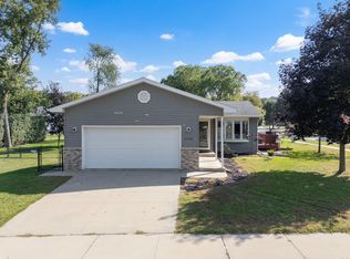 2708 Northern Valley Dr NE, Rochester, MN 55906