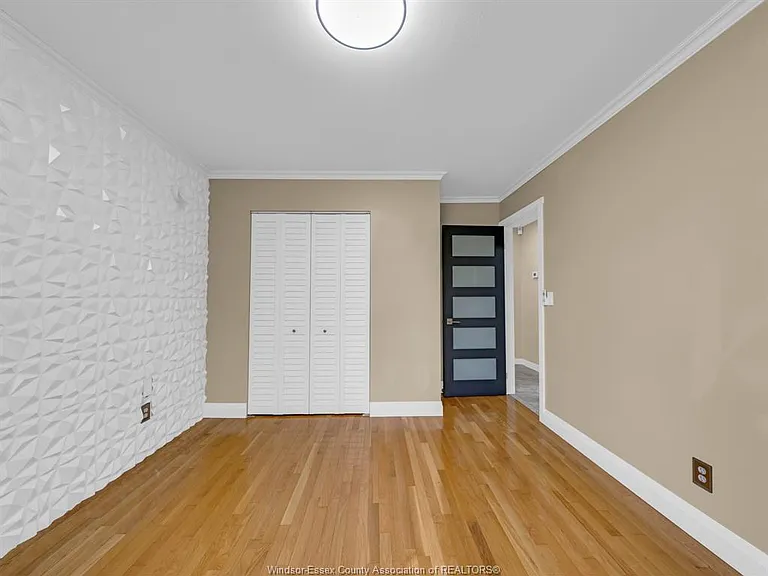 2823 Garvey Cres — Photo 23