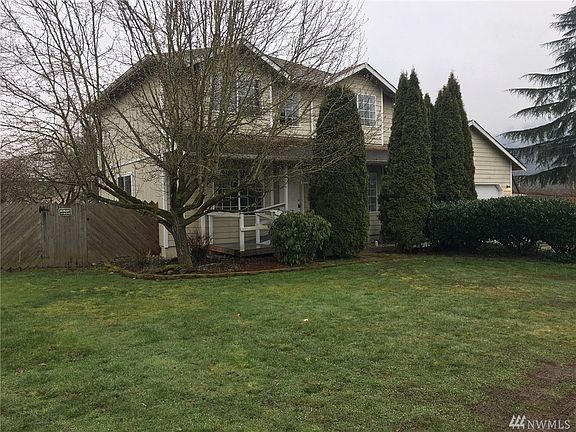 2nd image of 212 2nd Ave N