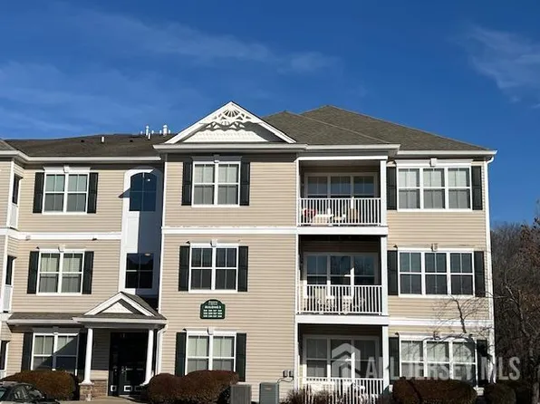 326 Sloan Ct, Matawan, NJ 07747