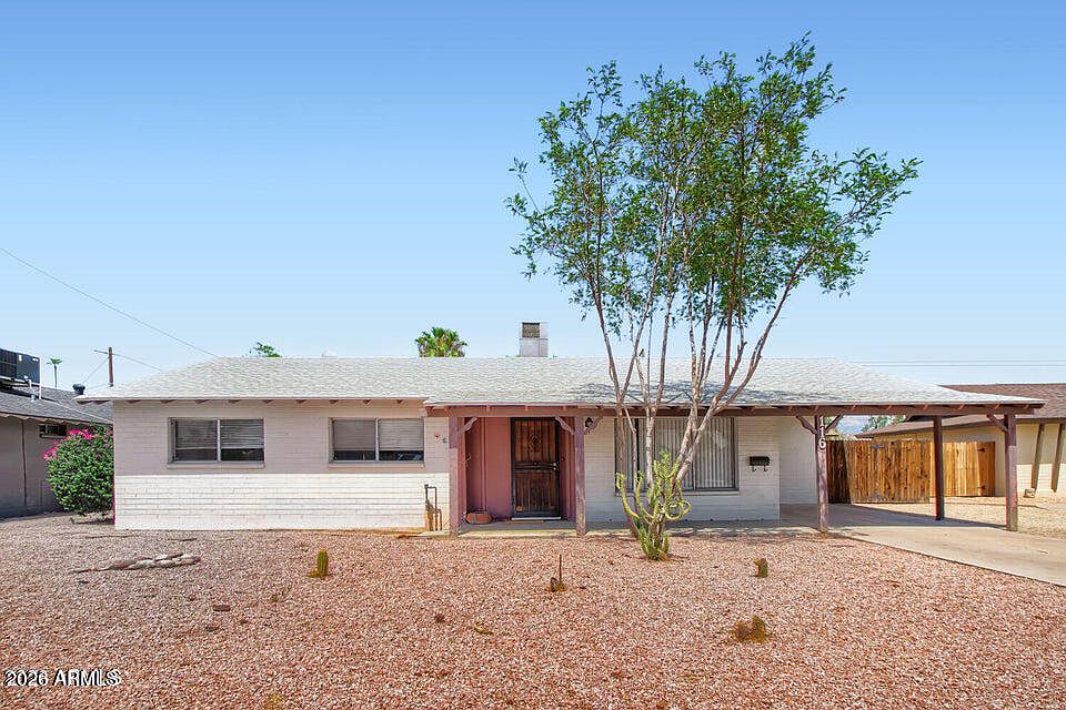1st image of 116 E MANHATTON Drive