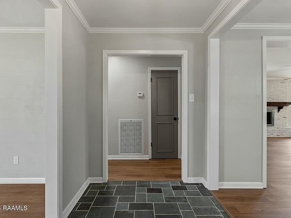4th image of 219 Highland Dr
