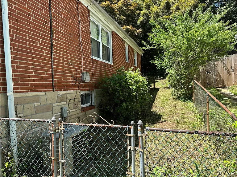 6202 Everall Ave — Photo 28