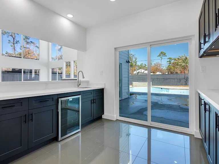12564 Memorial Dr — Photo 18