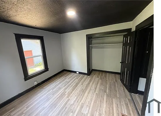 966 N Bosart Ave — Photo 3
