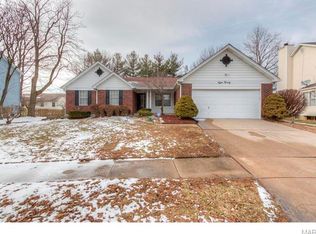 820 Keeneland Rd, Florissant, MO 63034