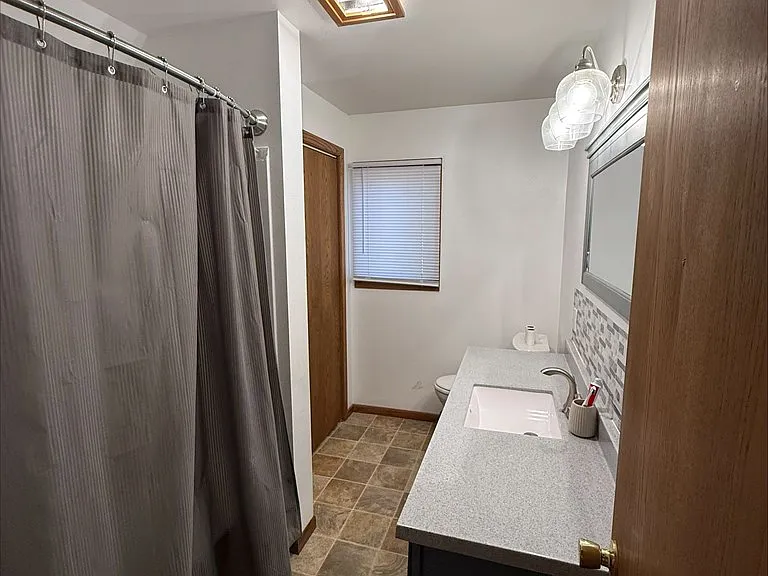 1201 Pleasant St — Photo 24