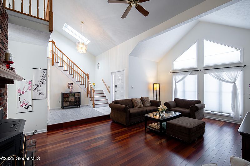 5th image of 66 Huntleigh Drive